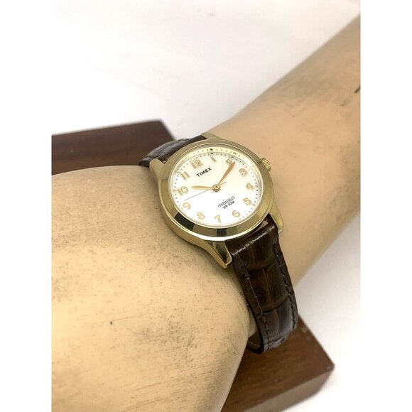 Timex Women's Watch TW2R63600 Indiglo Mother of Pearl Quartz Brown Leather 25mm - Picture 6 of 15